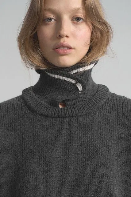 Turn-down collar sweater