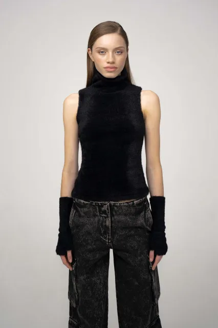 Turtleneck with mittens