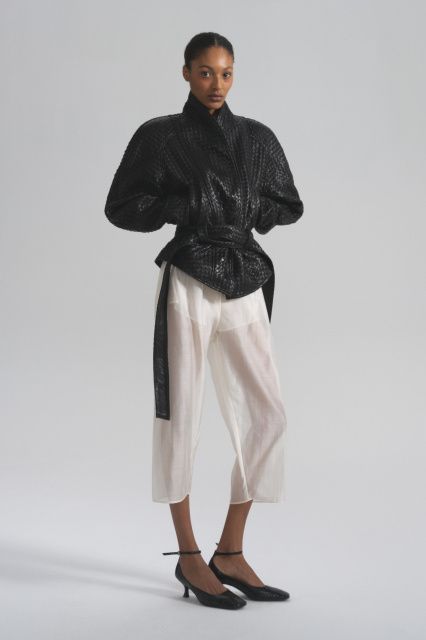 Жакет приталенный из плетеной кожи