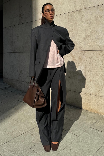 Trousers with a slit at the hip