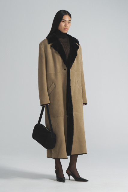 Sheepskin coat made of natural sheepskin