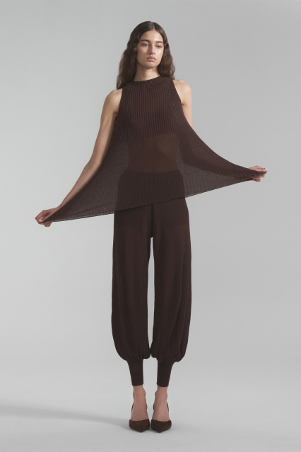 Yasmin lightweight asymmetrical top