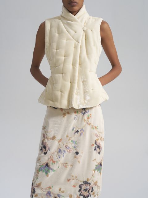 Quilted vest made of 100% velvet silk