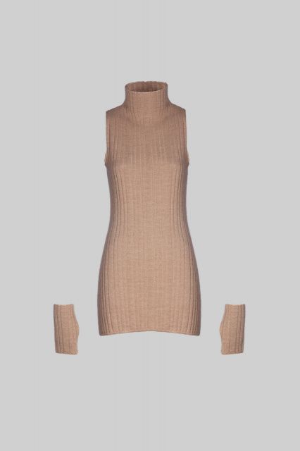 Elongated merino wool top with mittens