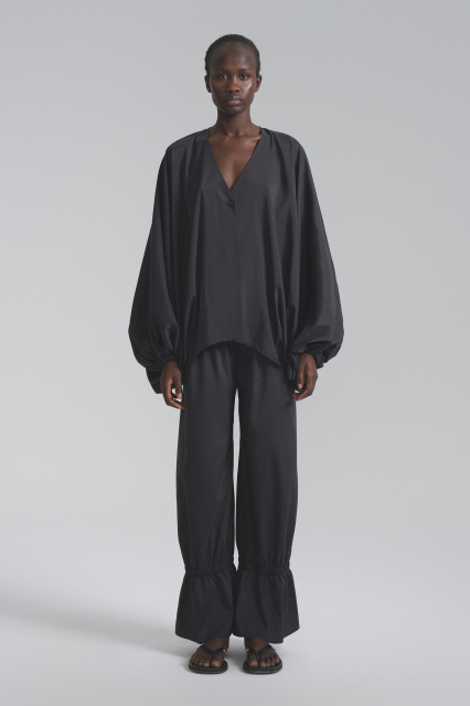Loose-fitting blouse