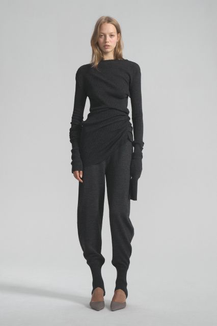 Брюки со штрипками из шерсти австралийского мериноса