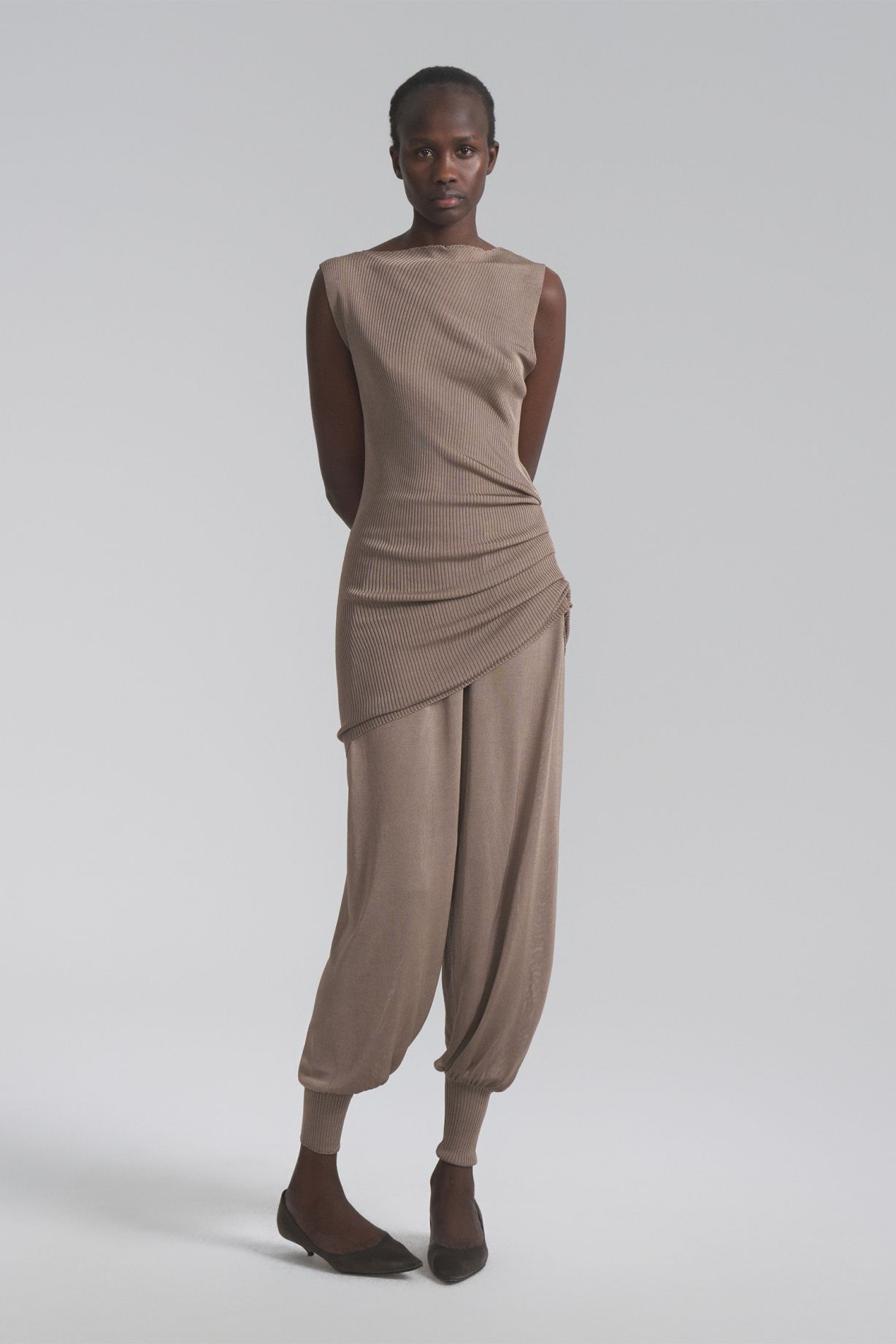 Aladdin trousers made of silk jersey with cuffs