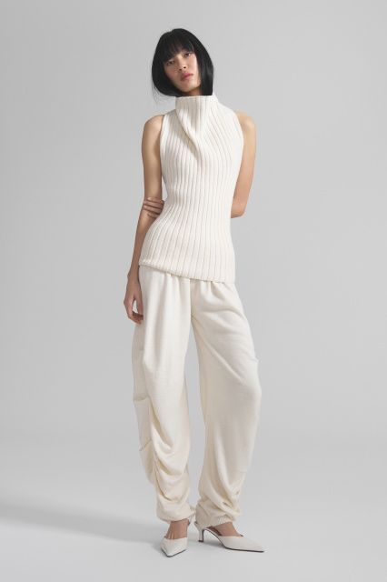 Merino wool pleated trousers