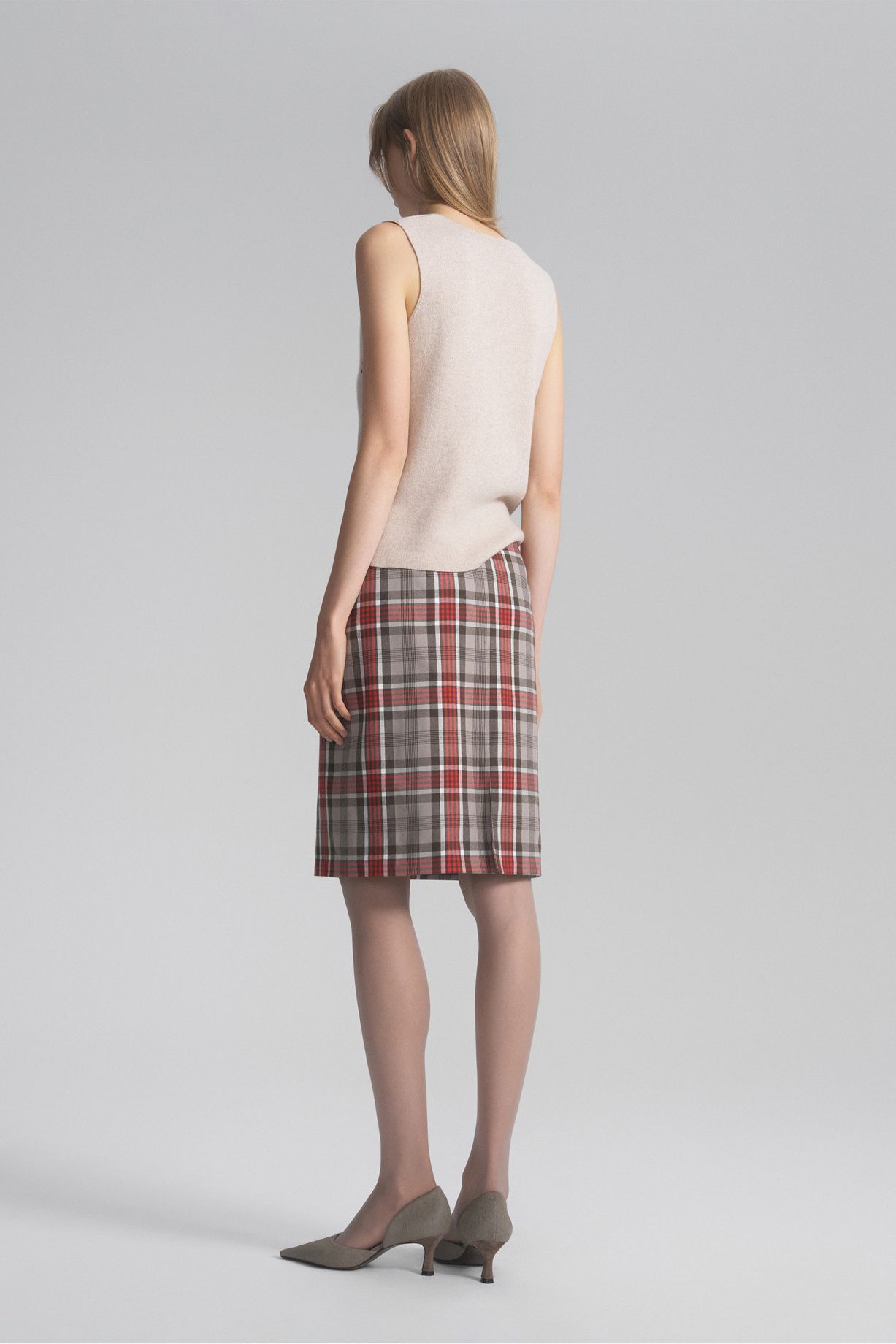 Cashmere and silk button-down vest with embroidery