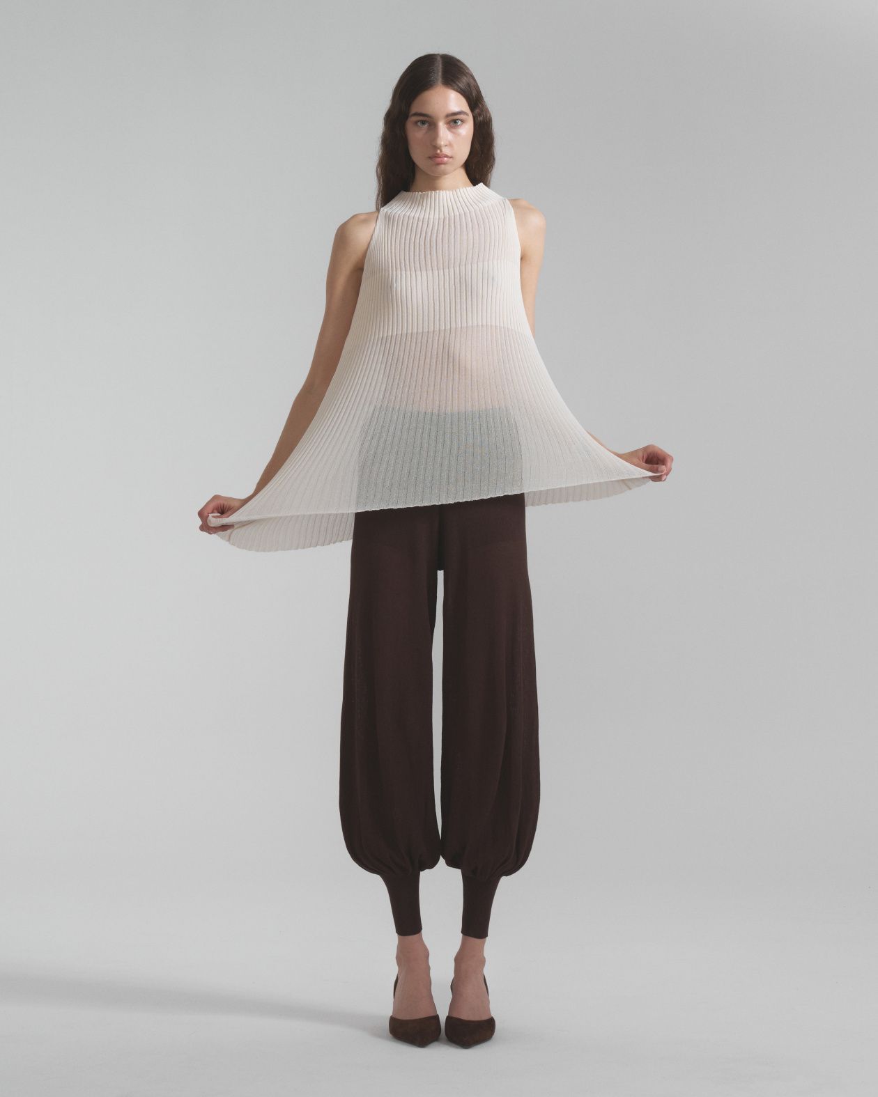 Yasmin lightweight asymmetrical top