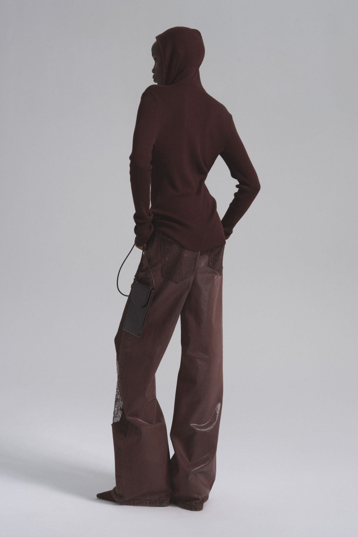 Glossy jeans with lace