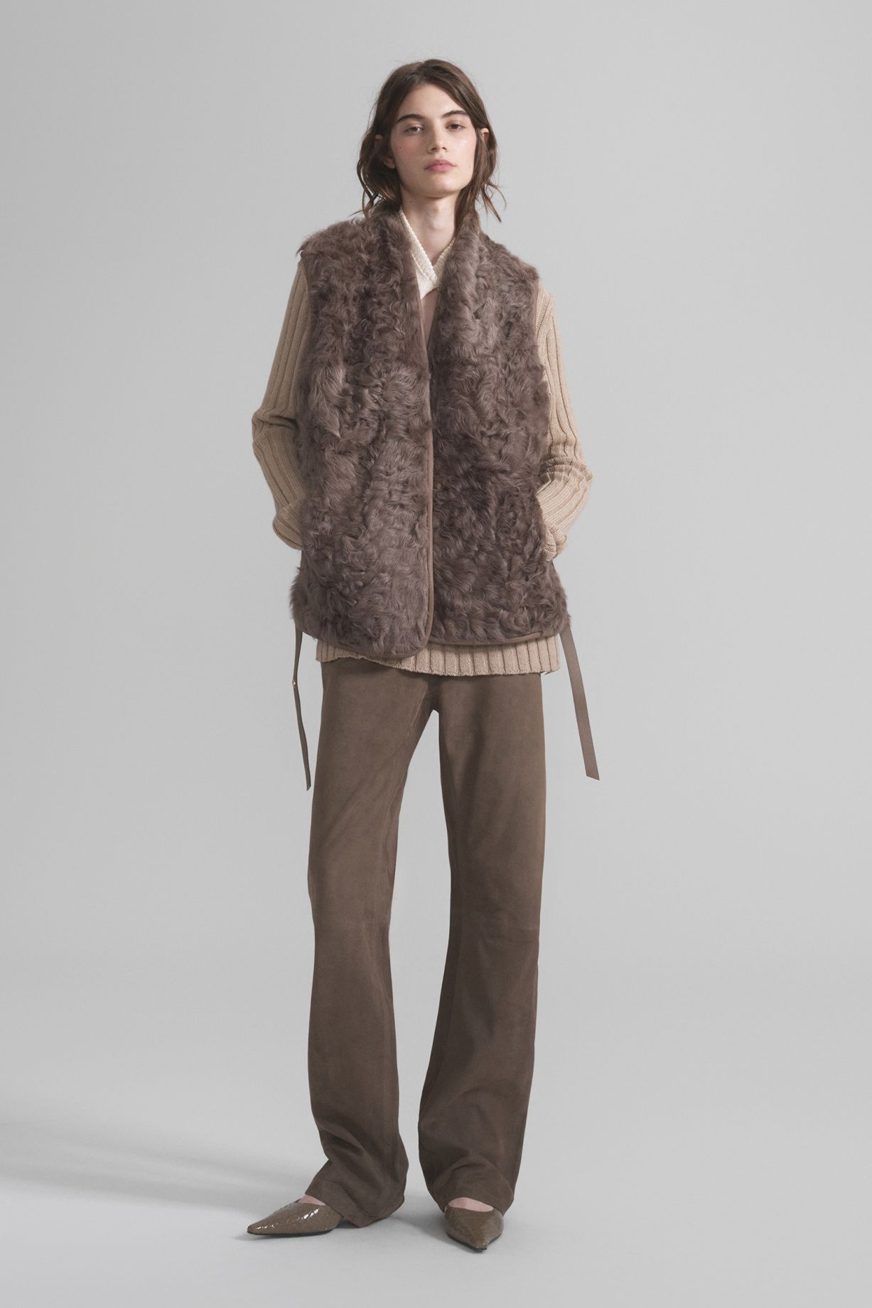 Брюки из замши