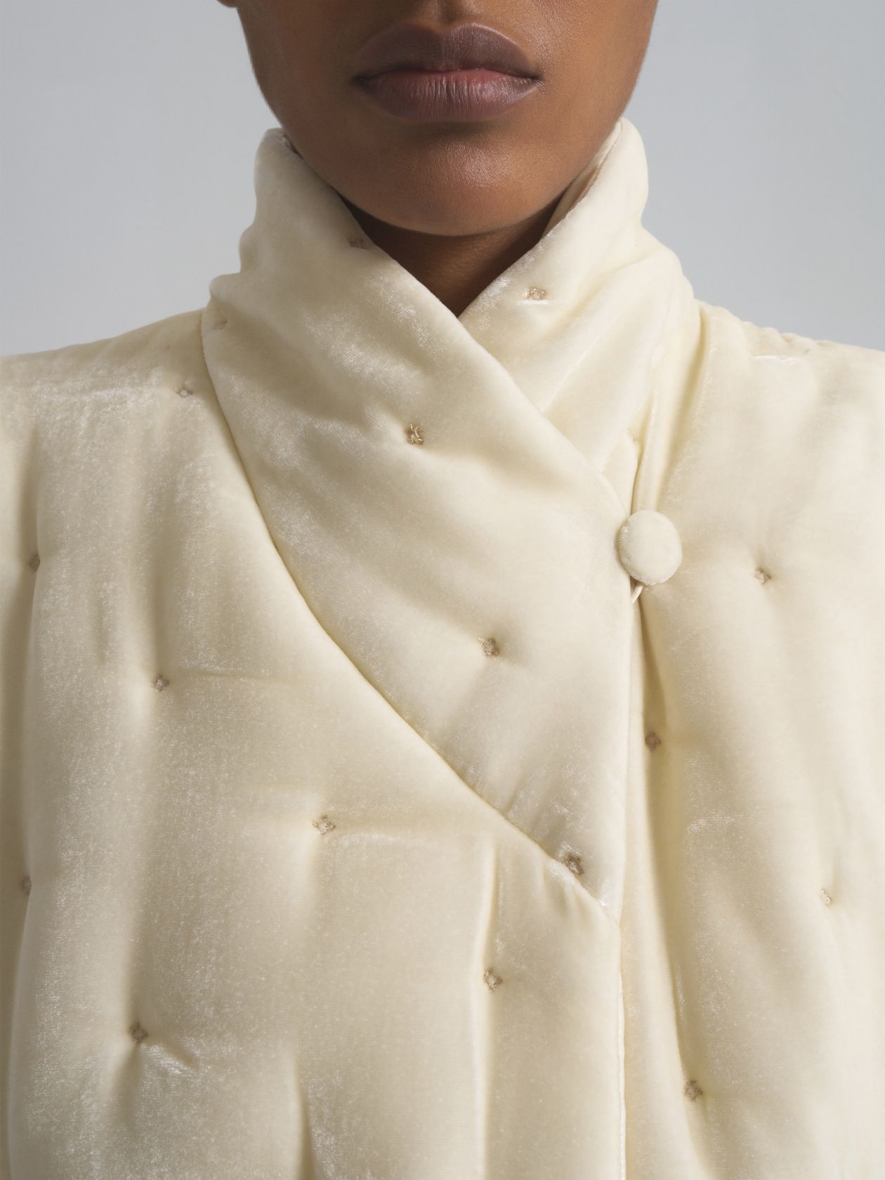 Quilted vest made of 100% velvet silk