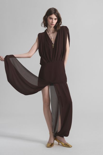 Medina платье макси из шелка с глубоким вырезом