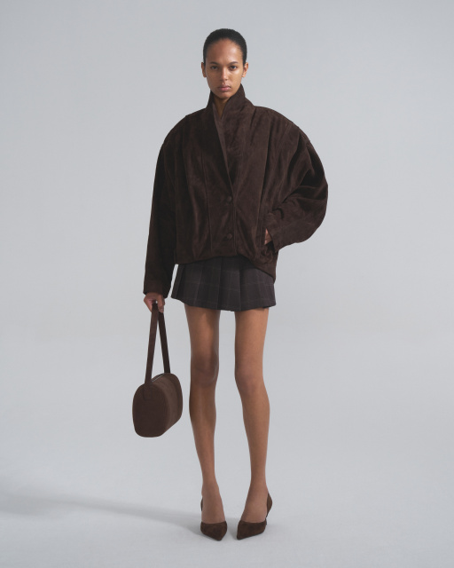 Pleat mini skirt with slit