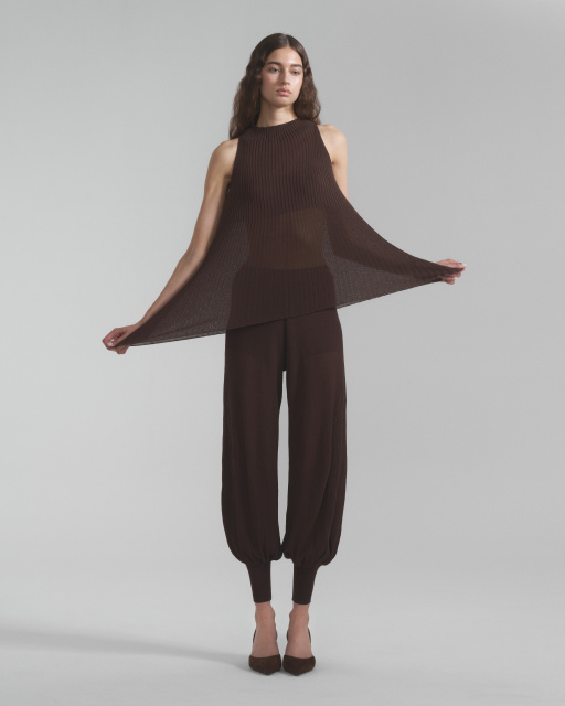Yasmin lightweight asymmetrical top