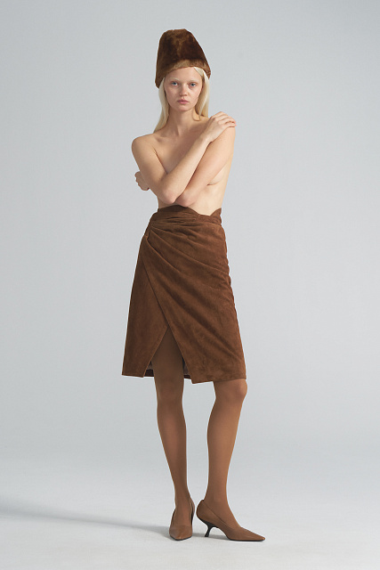 Wrap-around skirt made of suede