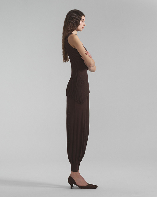 Yasmin lightweight asymmetrical top